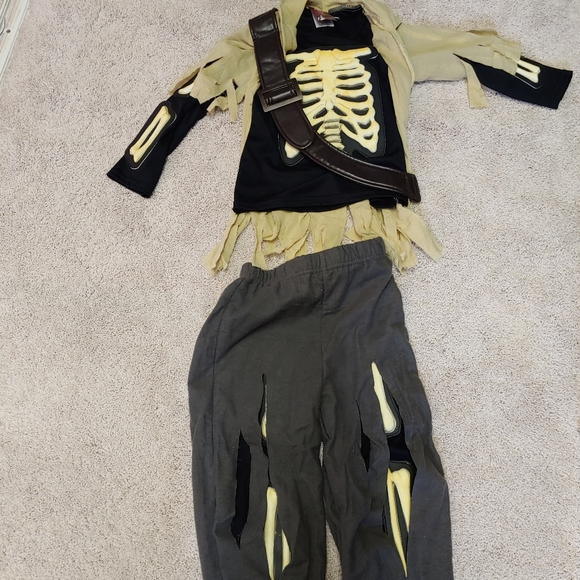 Pirates of the Caribbean Skeleton Costume Disney - Picture 3 of 8